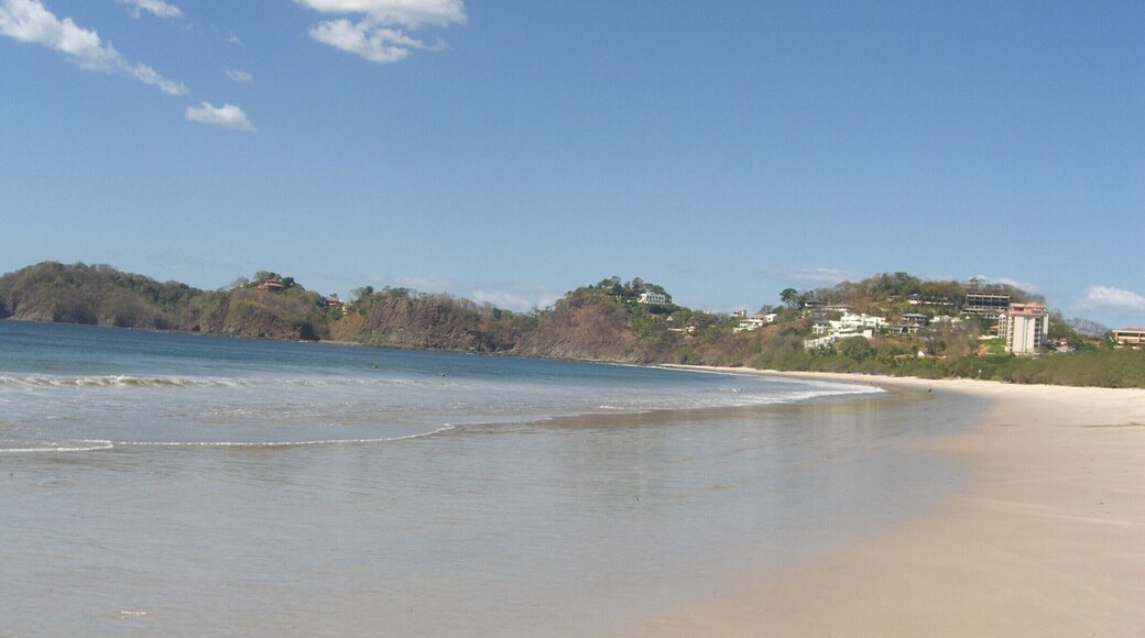 Can you see the house on top the hill??' Locals told us that house belongs to one of the RHCP!