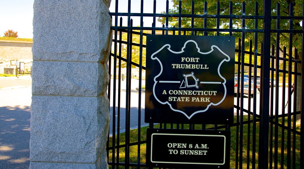 Fort Trumbull State Park ซึ่งรวมถึง ป้าย