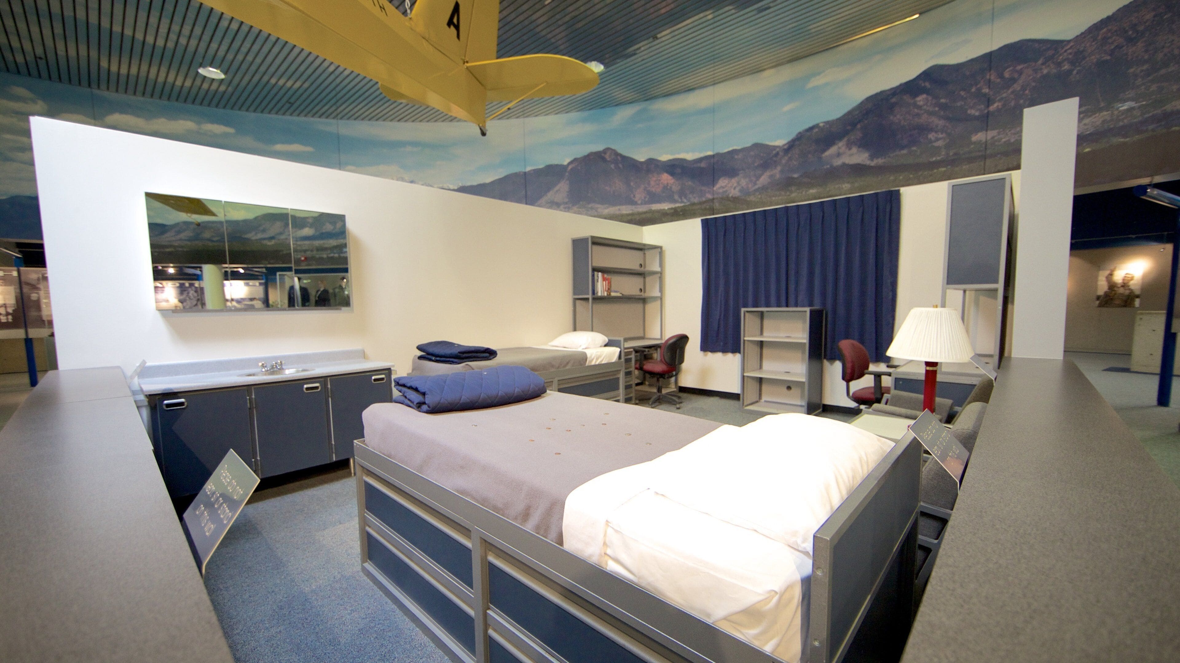 US Air Force Academy ofreciendo vistas interiores