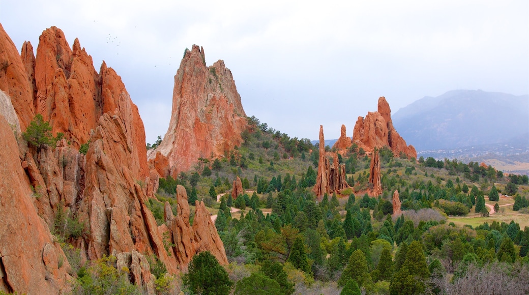Garden of the Gods featuring landscape views, mountains and a gorge or canyon
