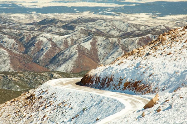 Pikes Peak showing mountains