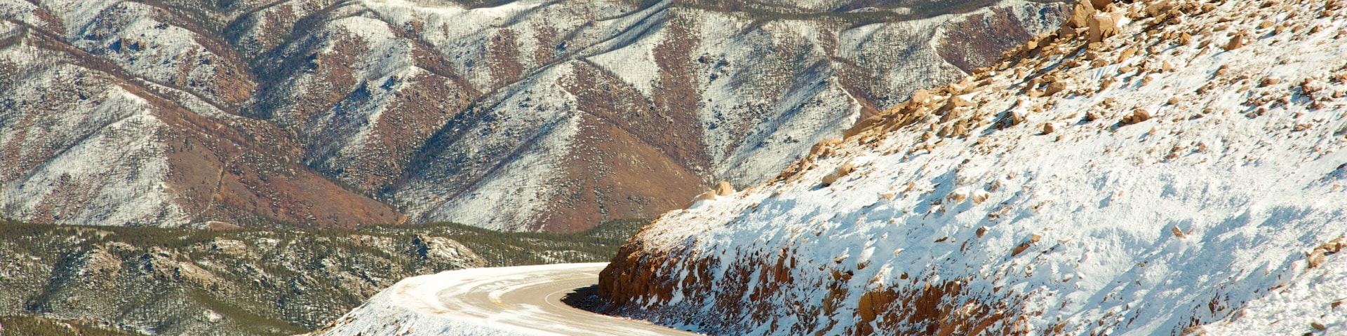 Pikes Peak which includes mountains