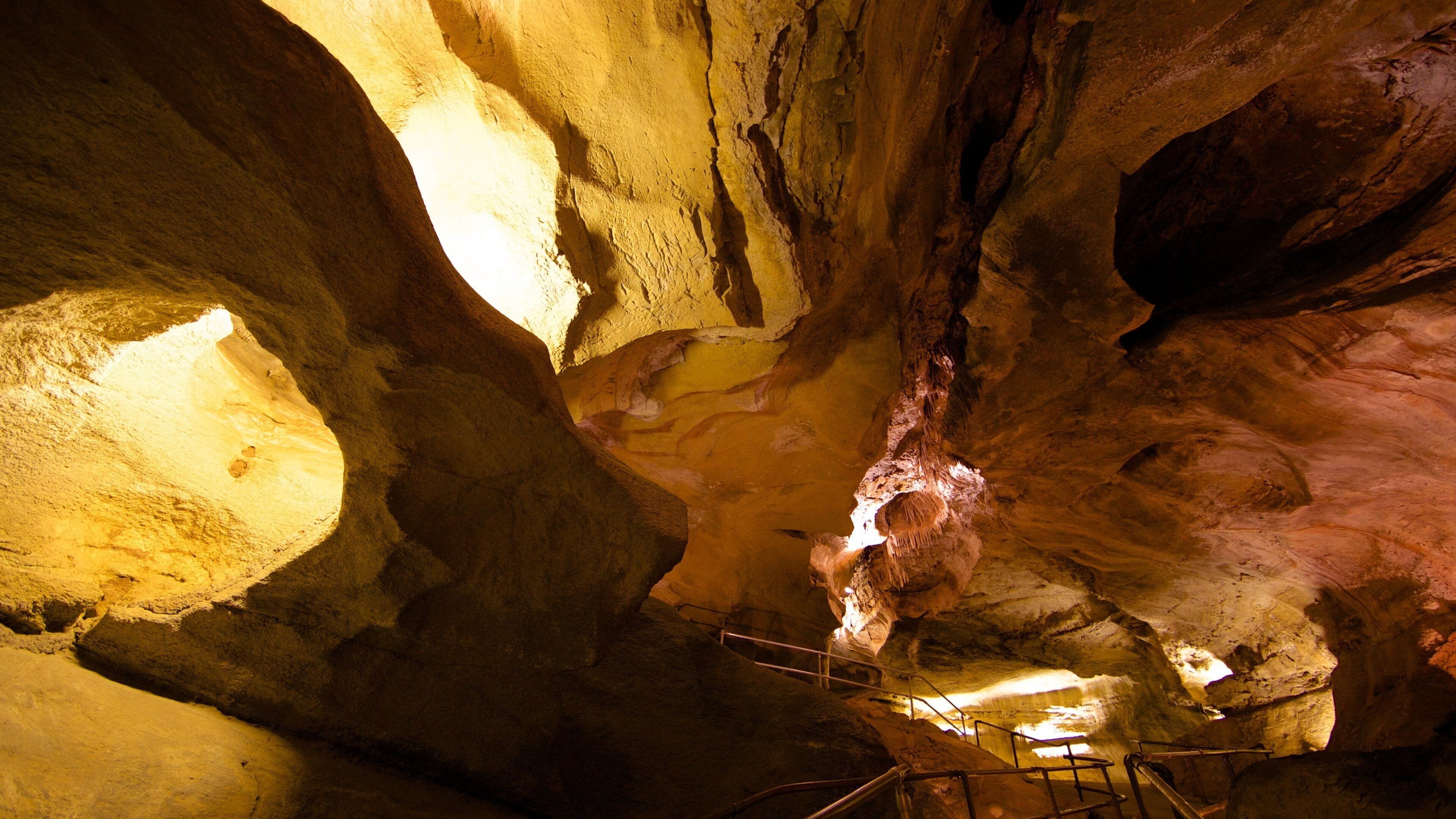Cave of the Winds which includes caves and interior views