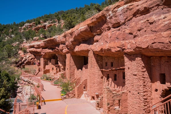 The special Manitou Cliff Dwellings museum