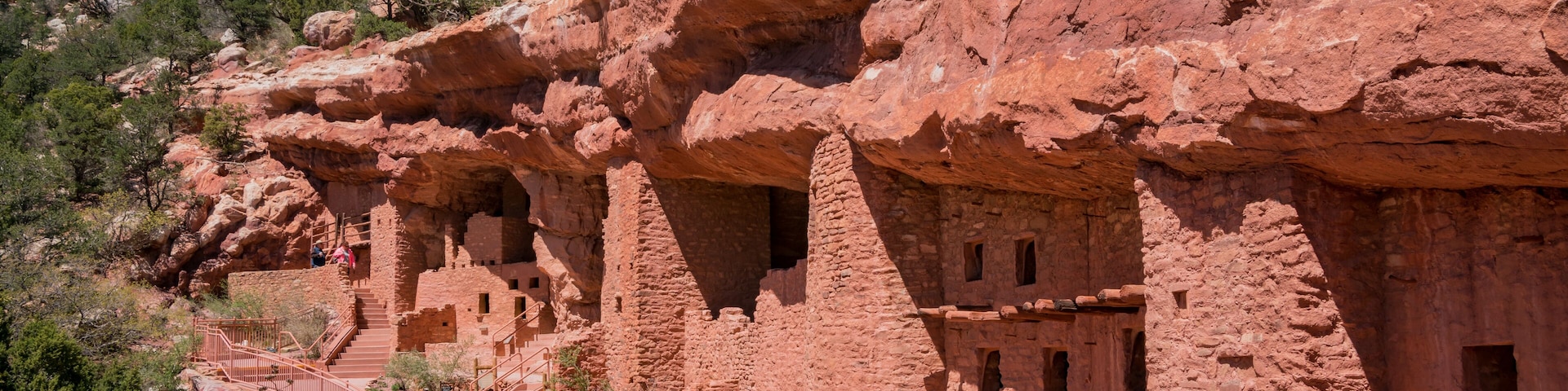 The special Manitou Cliff Dwellings museum