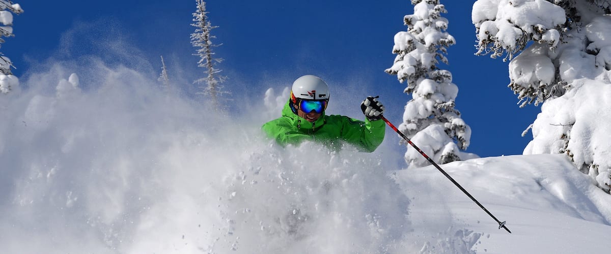 Skigebiet Steamboat mit einem Schnee und Skifahren sowie einzelner Mann