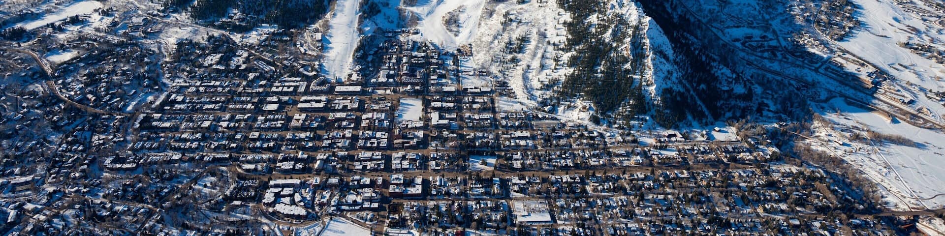 Aspen Mountain showing mountains, landscape views and snow