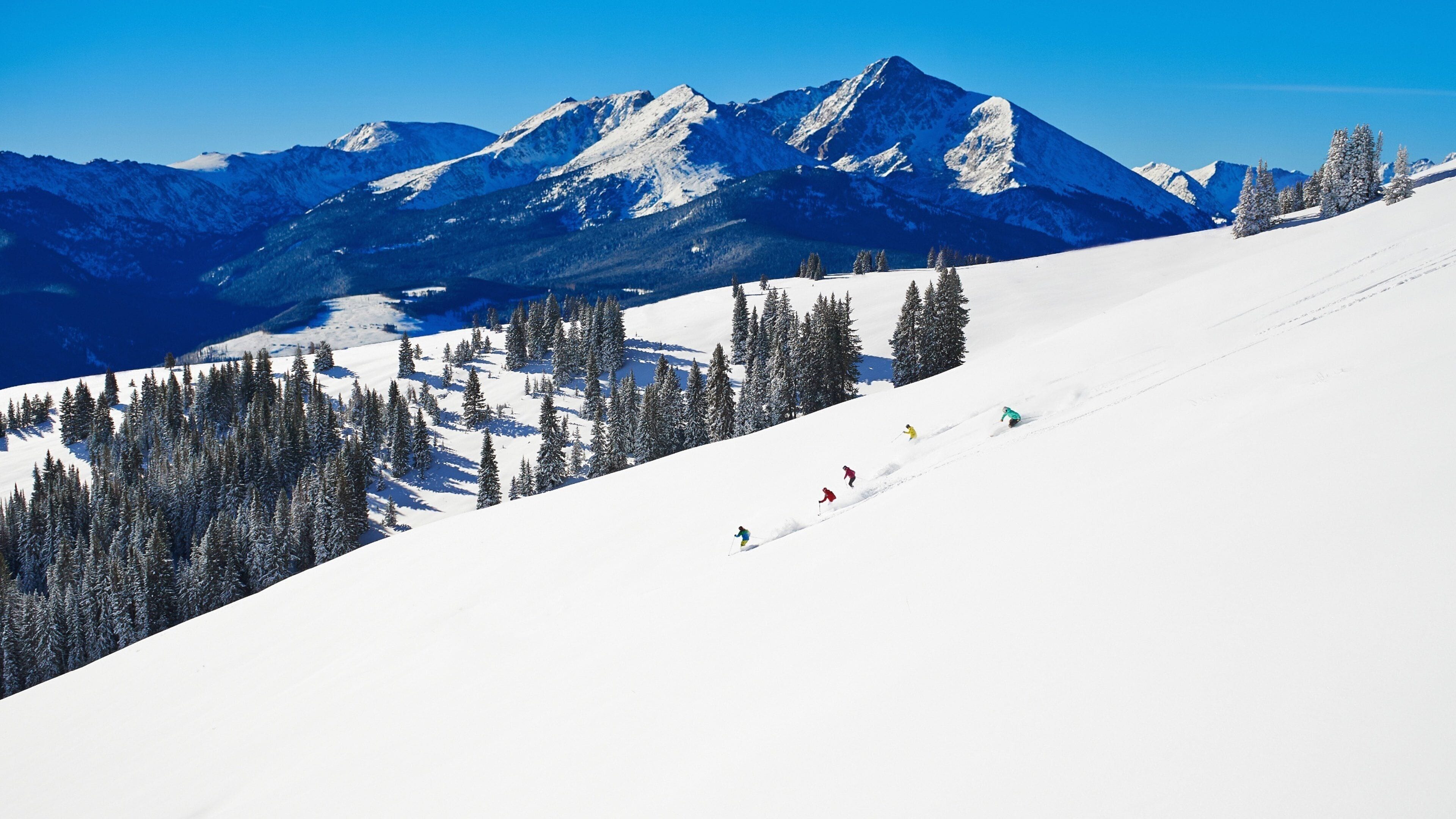 Vail Ski Resort showing snow skiing, landscape views and snow