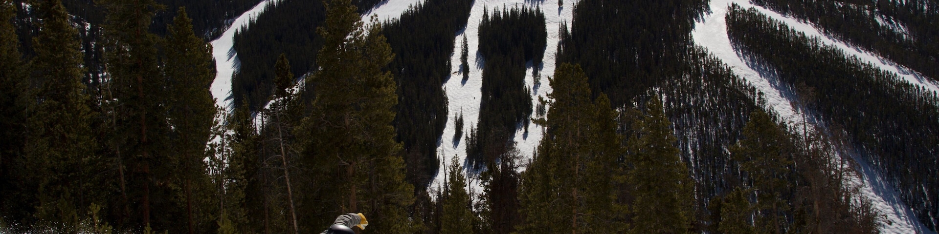 Keystone Ski Resort que incluye escenas tranquilas, snowboard y ski en la nieve