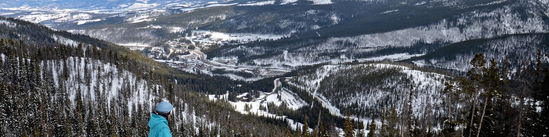 Winter Park Ski Resort mostrando esqui na neve, florestas e neve