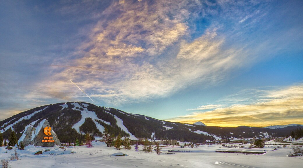 Copper Mountain Ski Resort showing landscape views, mountains and snow