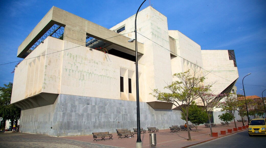 Plaza de Bolivar showing a city and modern architecture