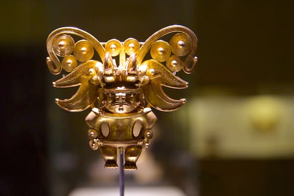 Gold Museum which includes art