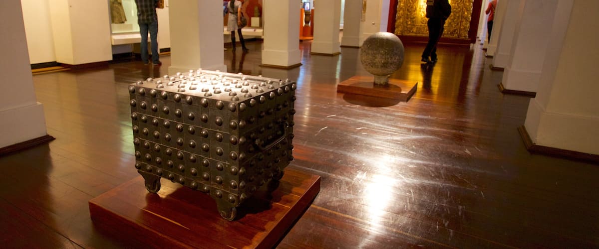 Museo Nacional mostrando vistas interiores