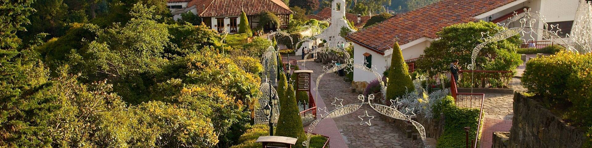 Monserrate ofreciendo vistas panorámicas, situaciones tranquilas y montañas