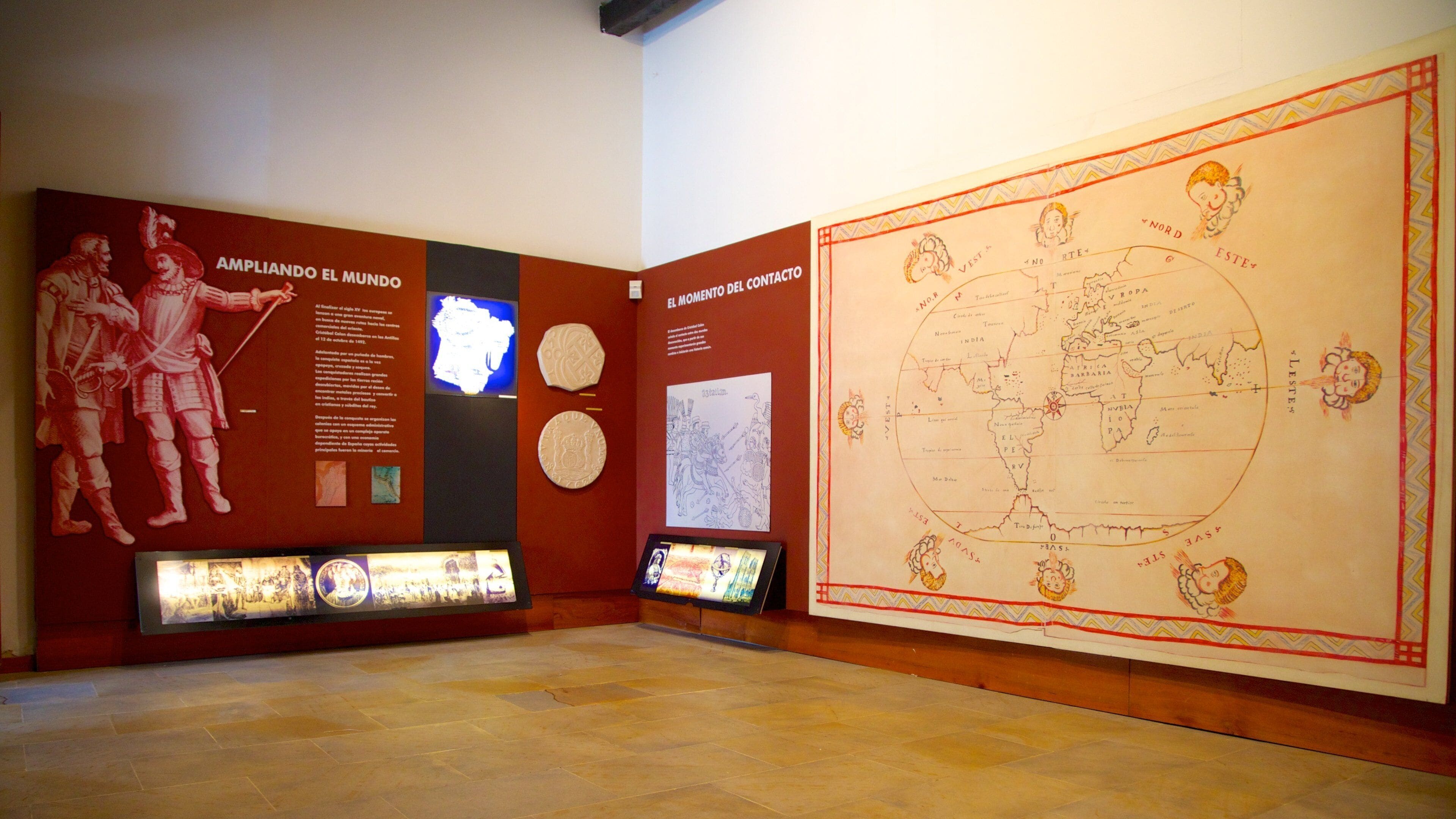 Casa de la Moneda 呈现出 行政大樓 和 內部景觀