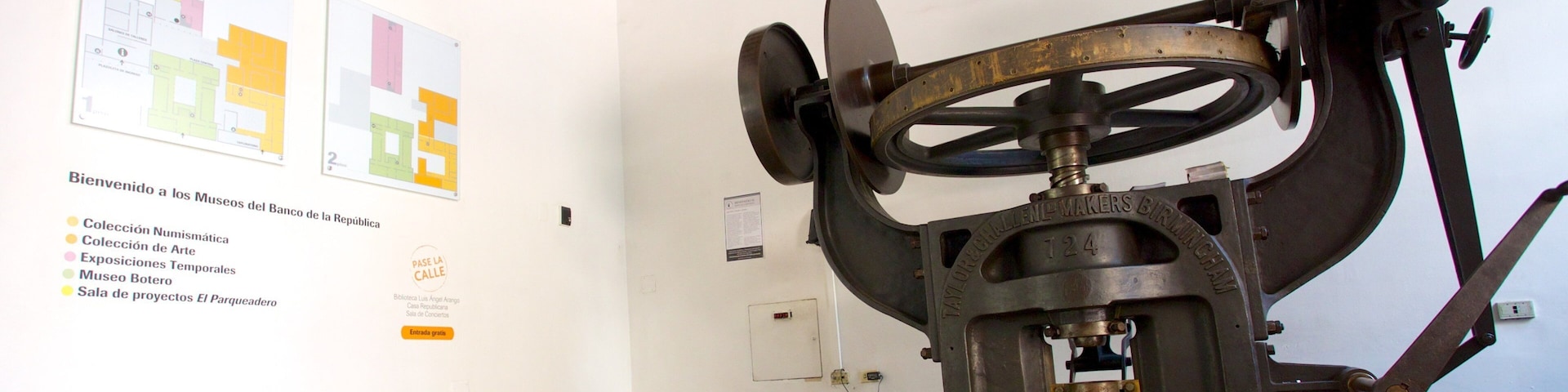 Casa de la Moneda que inclui um edifício administrativo e vistas internas