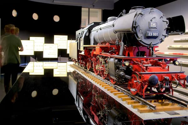 Verkehrsmuseum Nürnberg das einen Geschichtliches und Innenansichten