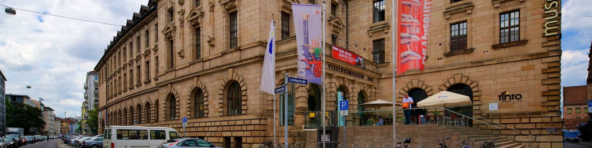 Musée national allemand du chemin de fer montrant signalisation et patrimoine architectural