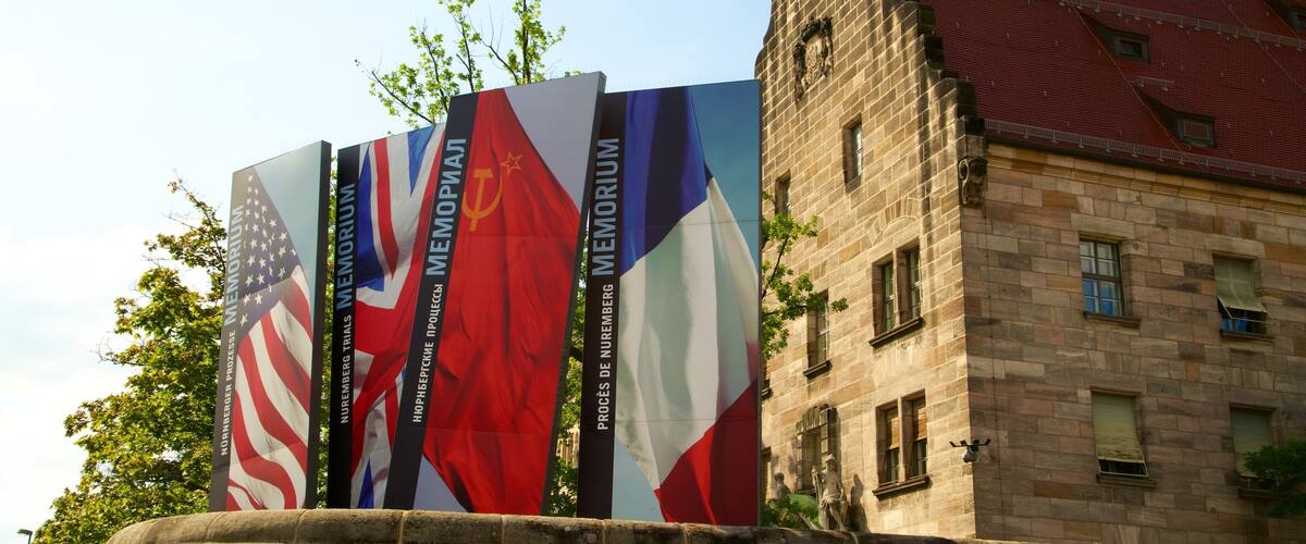 Justizpalast das einen Geschichtliches und Beschilderung