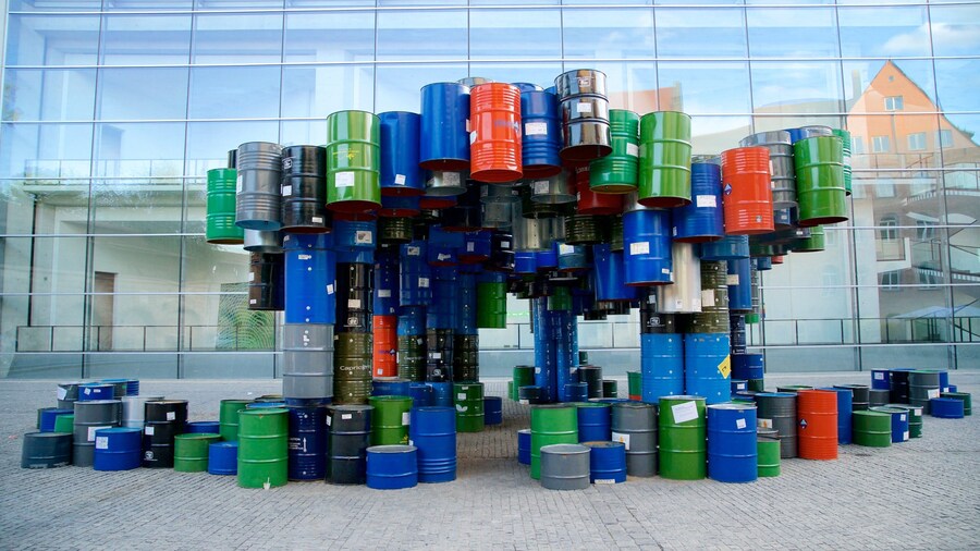 New Museum showing outdoor art