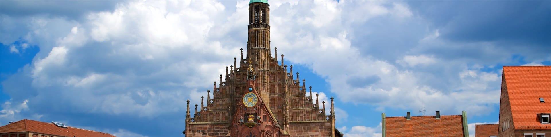 Hauptmarkt showing a church or cathedral, heritage architecture and markets