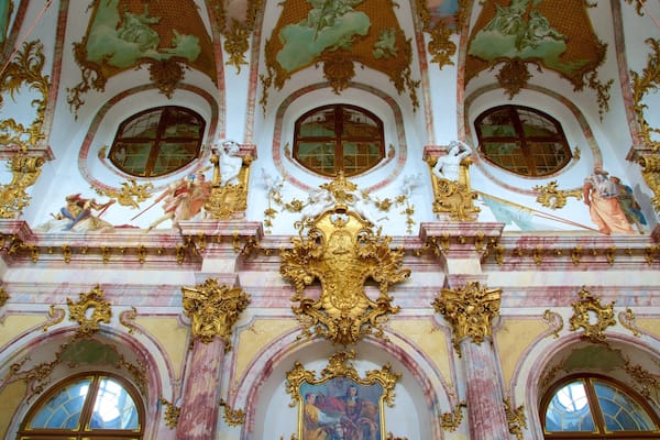 Würzburger Residenz mit einem Geschichtliches und Innenansichten