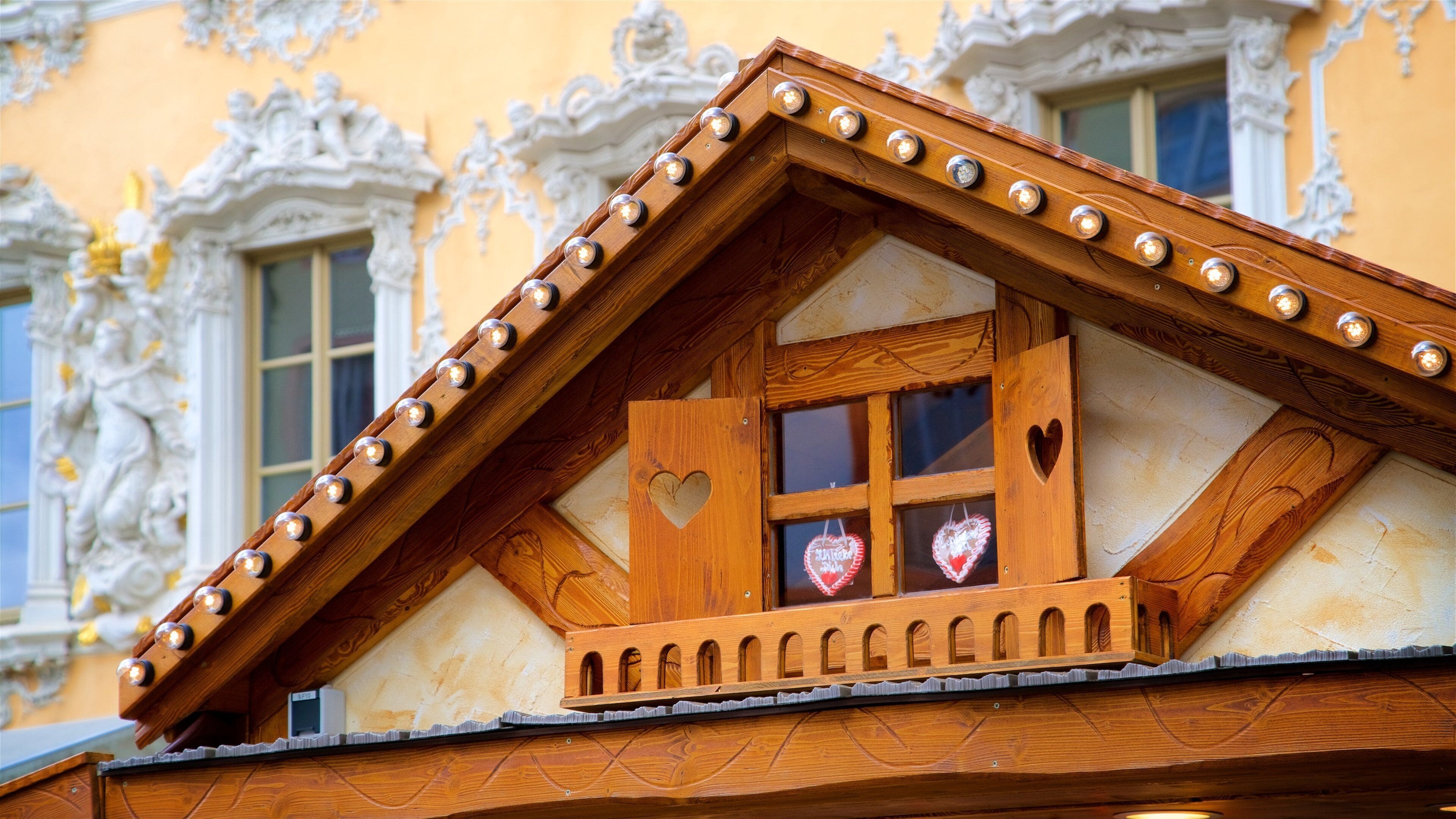 Falkenhaus joka esittää perintökohteet