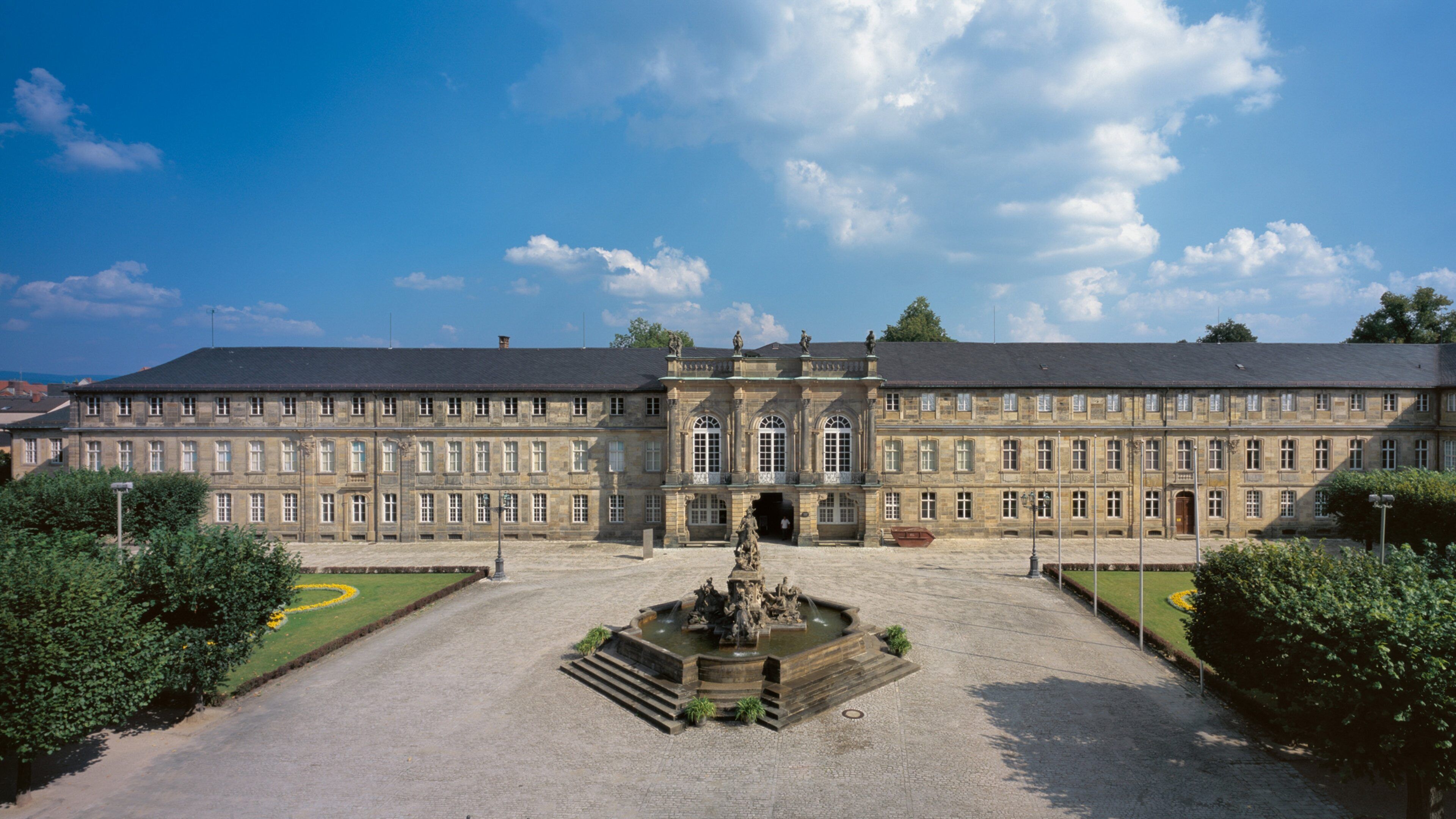 Bayreuth New Palace showing heritage architecture and a fountain