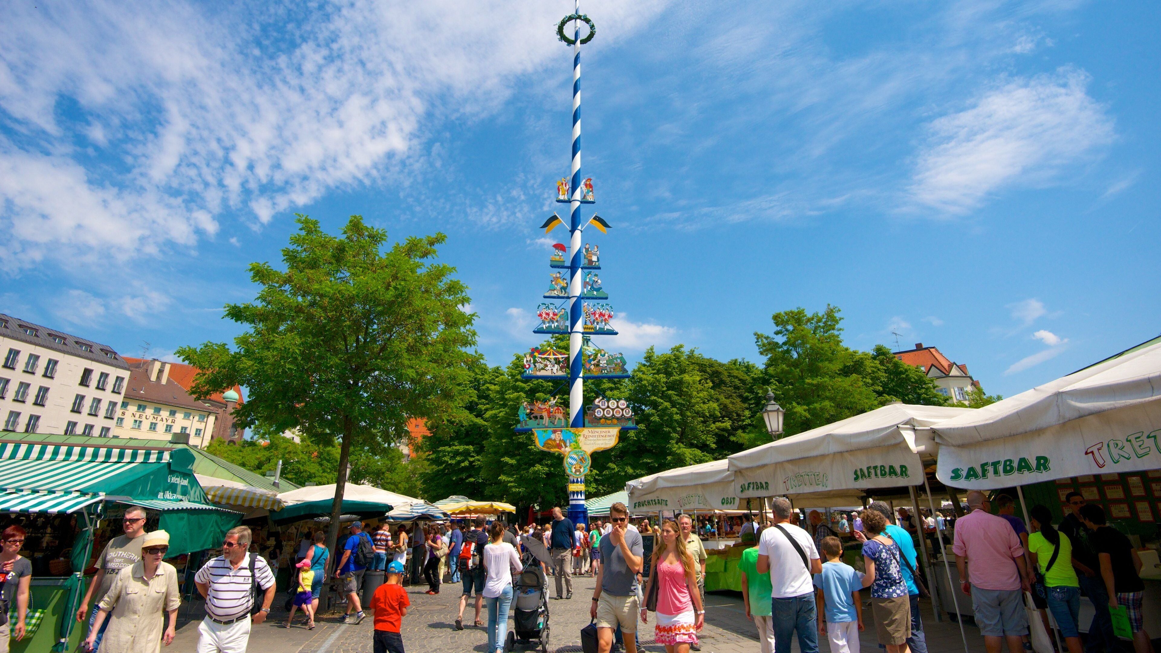 Munich City Centre showing markets and street scenes