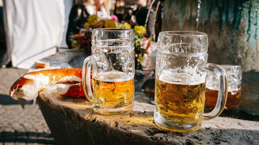 Viktualienmarkt featuring drinks or beverages