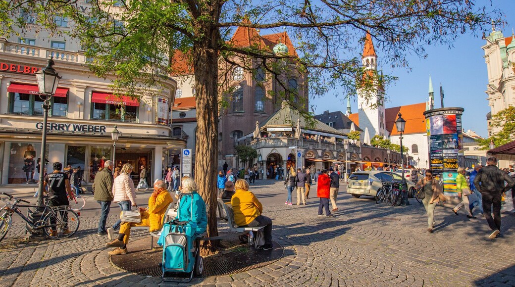 Viktualienmarkt featuring street scenes and a square or plaza