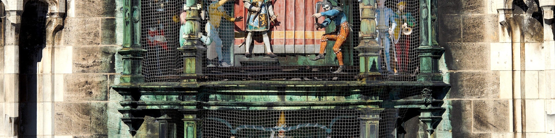 Rathaus-Glockenspiel featuring heritage elements