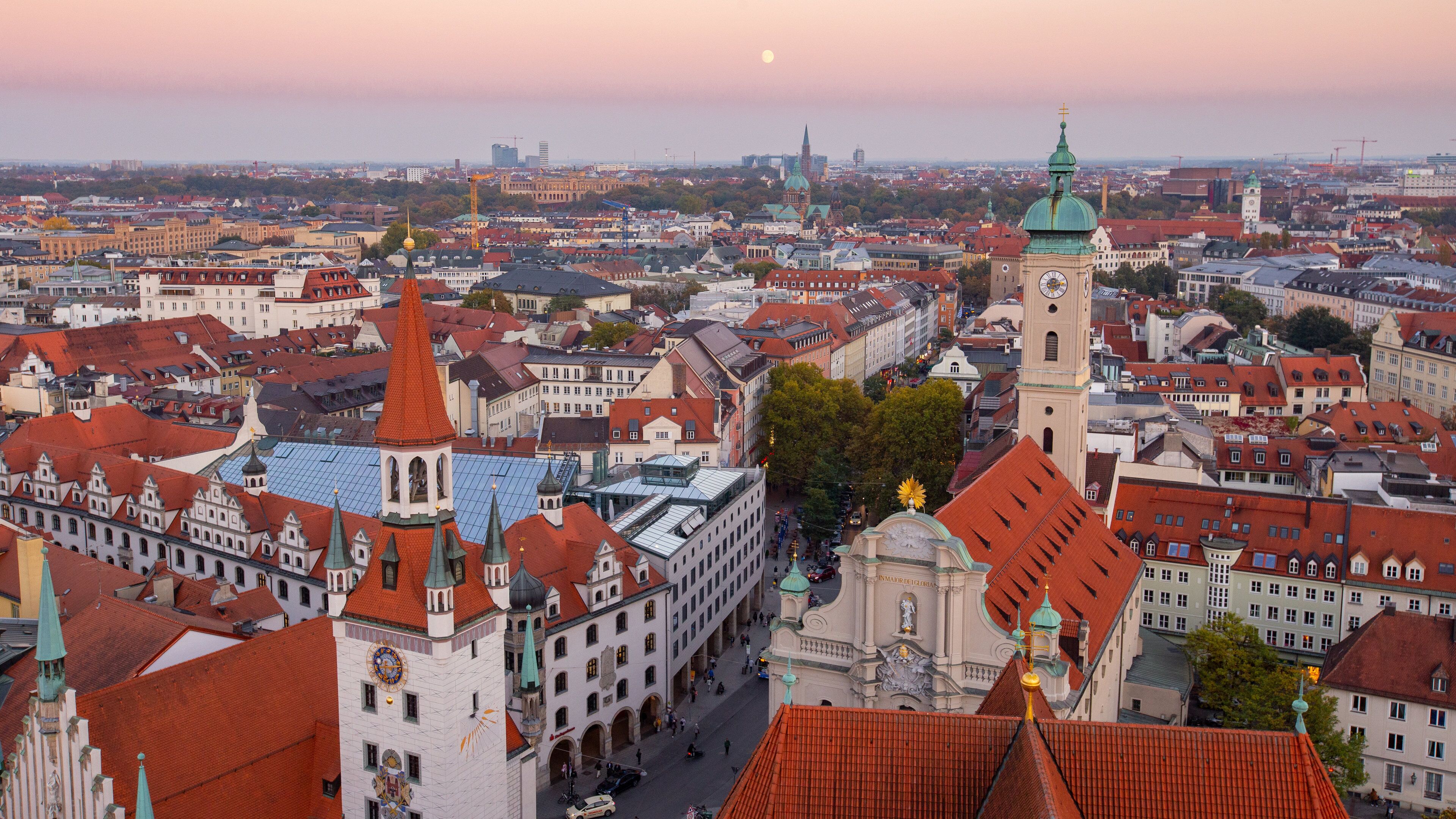 St Peter\'s Church which includes a sunset, a city and landscape views