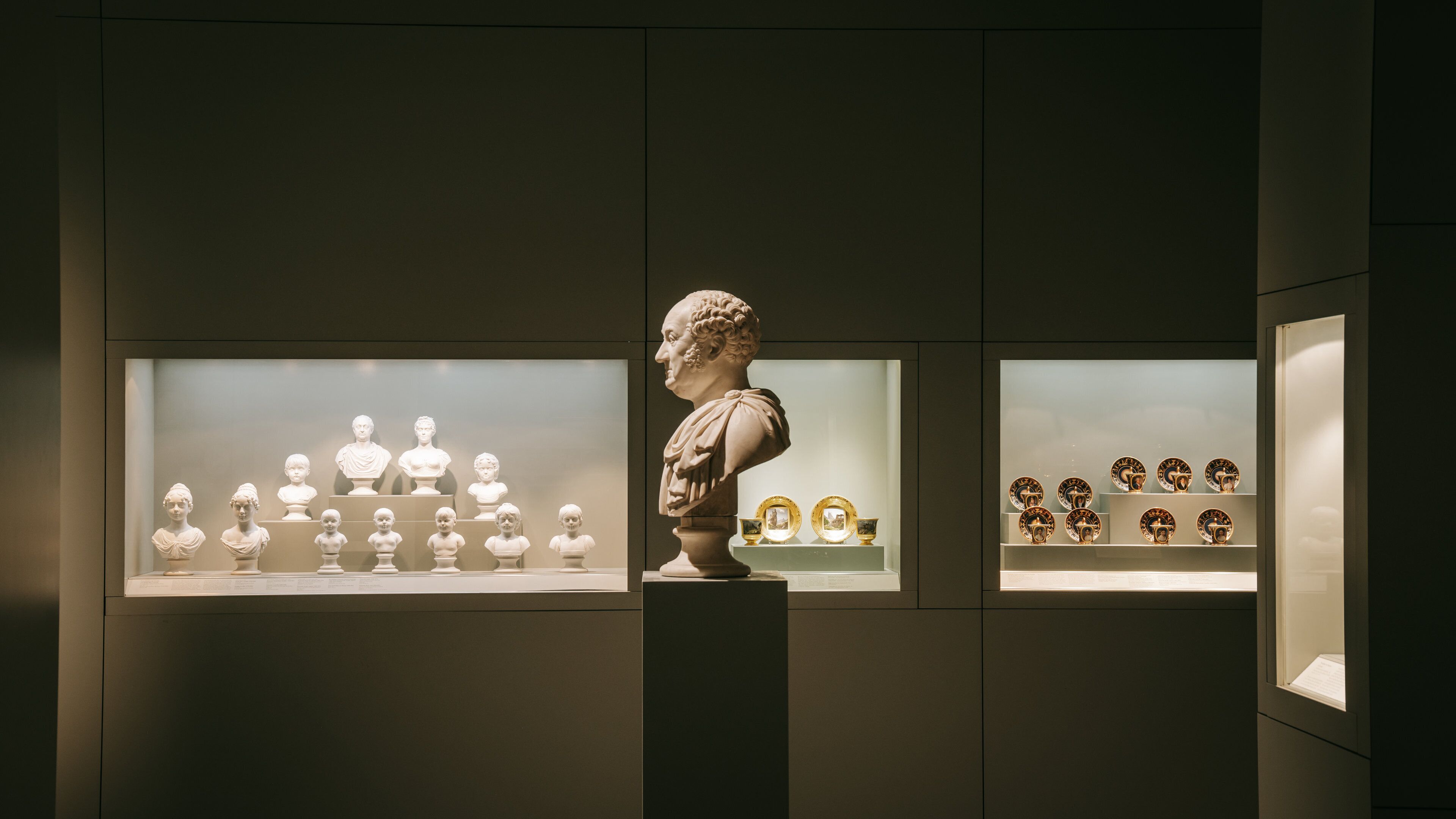 Bavarian National Museum showing interior views and heritage elements