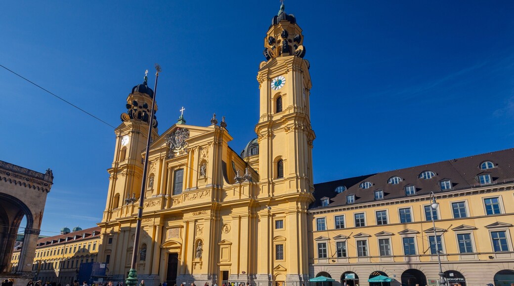 Theatinerkirche showing heritage architecture