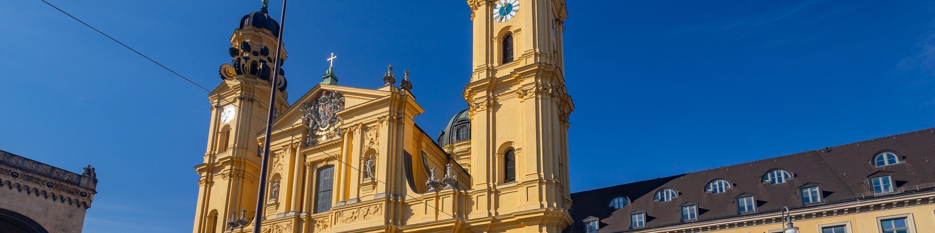 Theatinerkirche showing heritage architecture