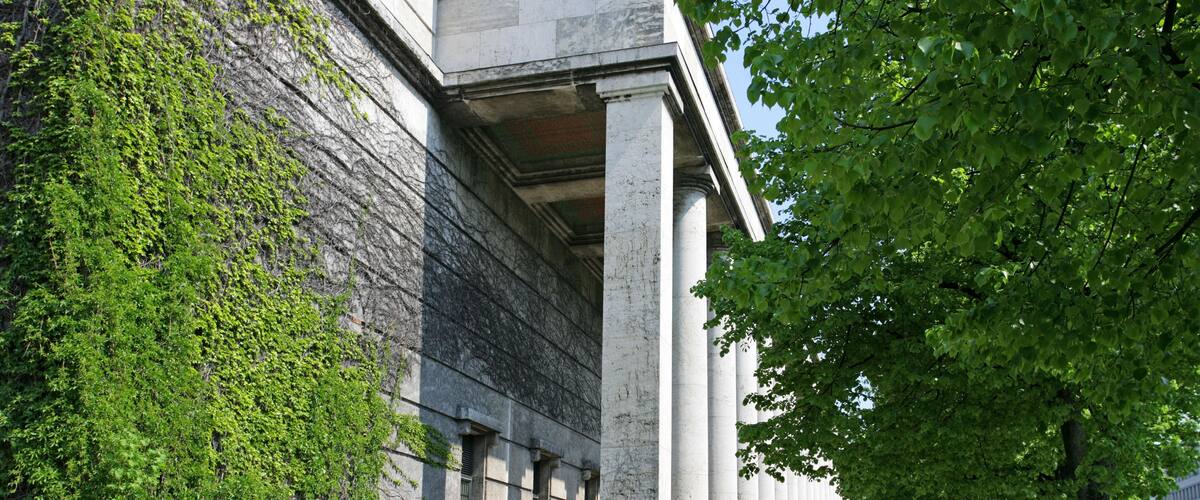 Haus der Kunst art museum, Munich, Bavaria, Germany, Europe, 28. April 2007