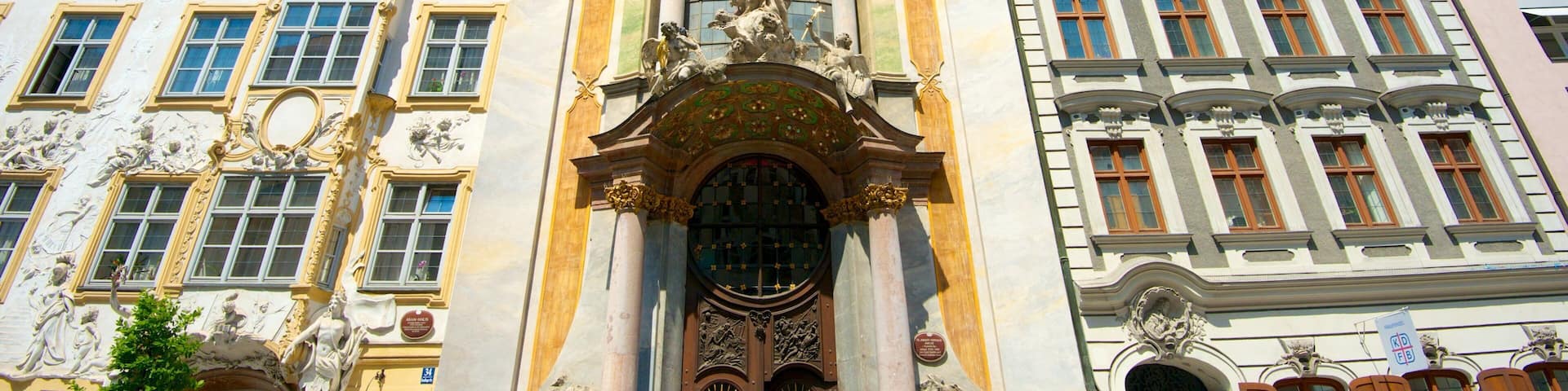 Munich City Centre showing heritage architecture