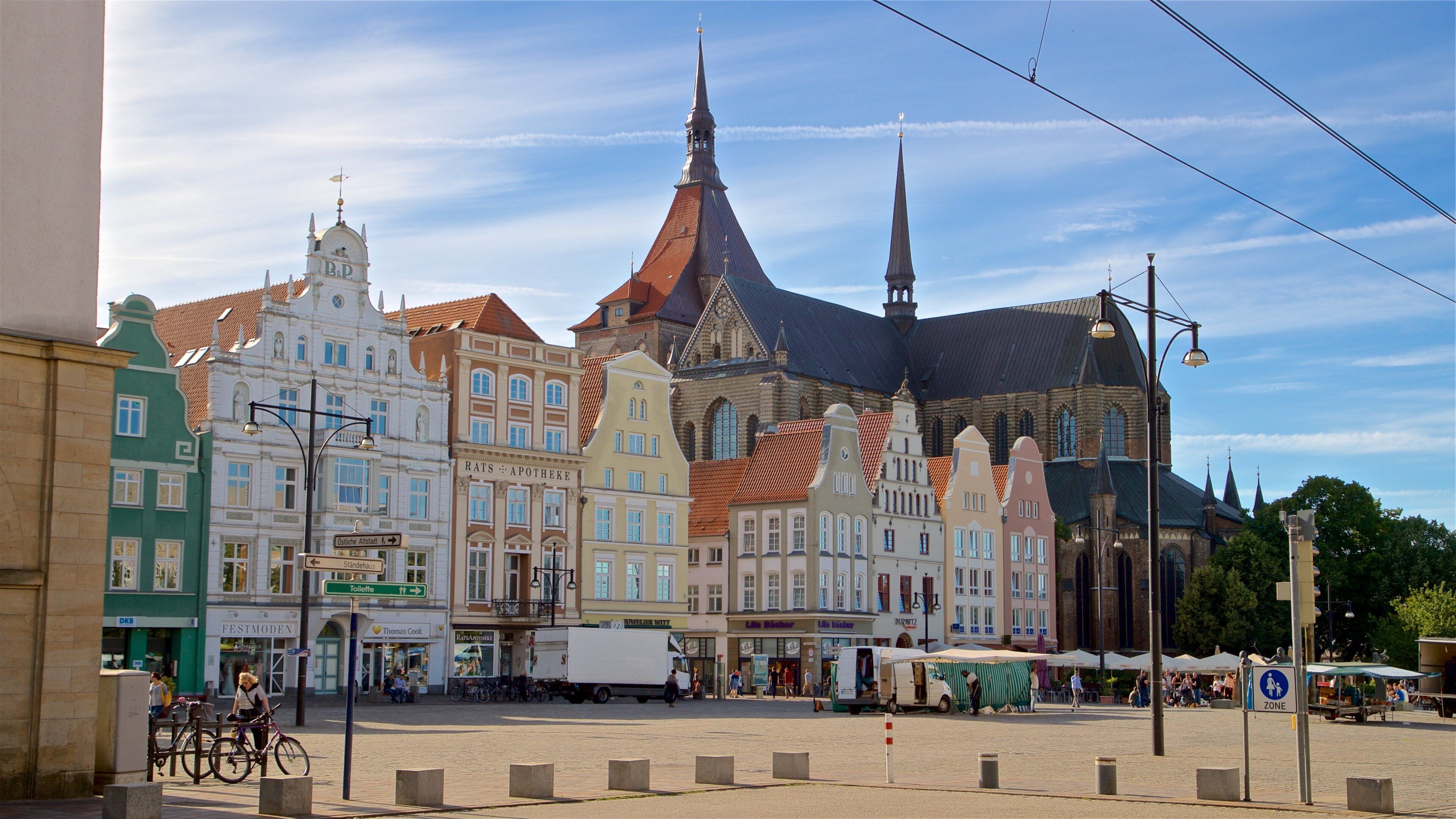 New Market mettant en vedette square ou place, ville et patrimoine architectural