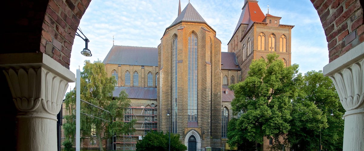 Marienkirche que incluye arquitectura patrimonial
