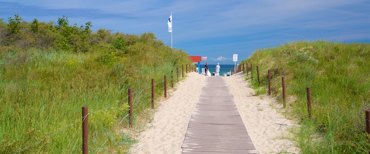 Strand von Warnemünde mit einem allgemeine Küstenansicht und Sandstrand