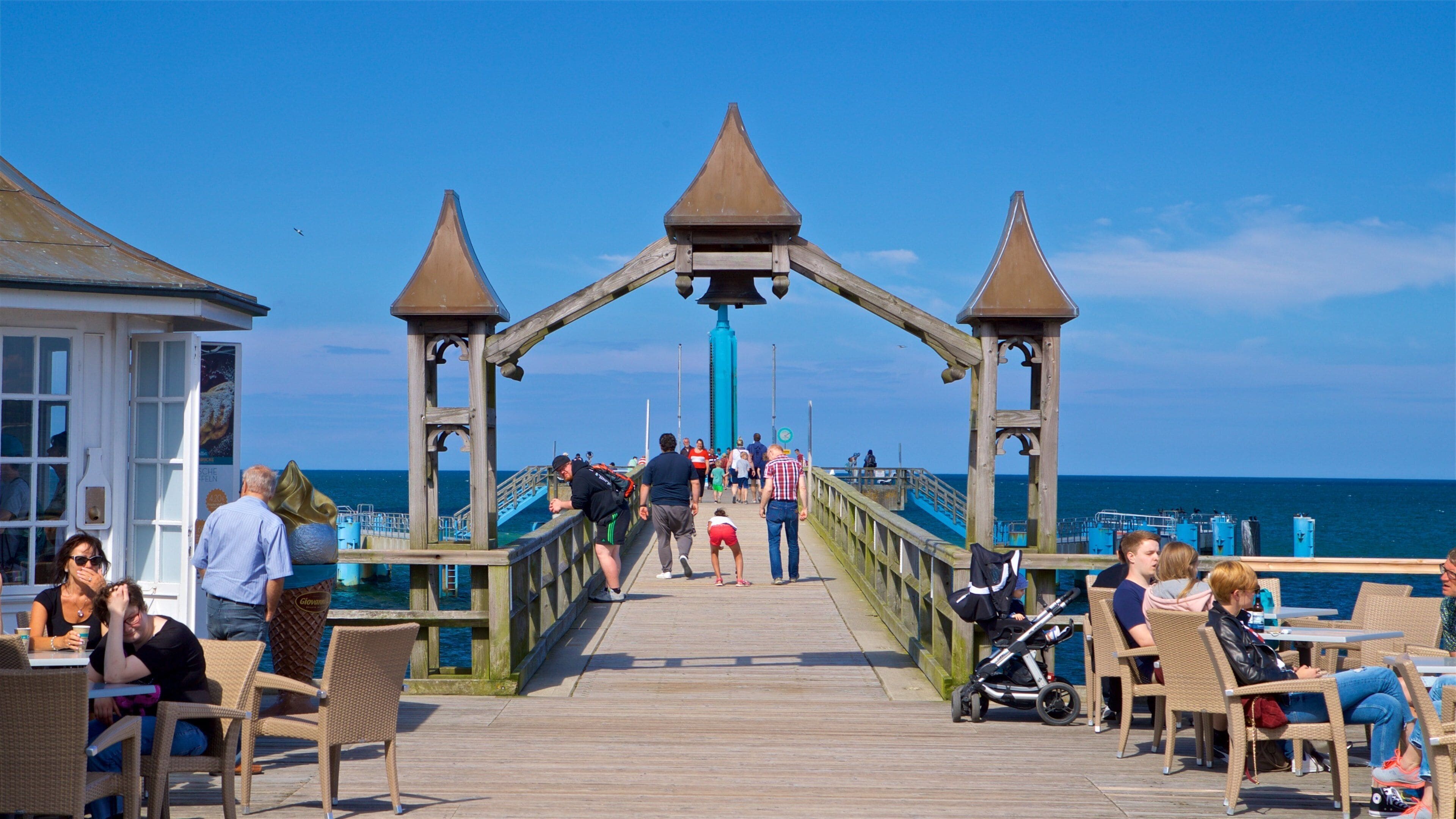 Sellin Pier as well as a small group of people