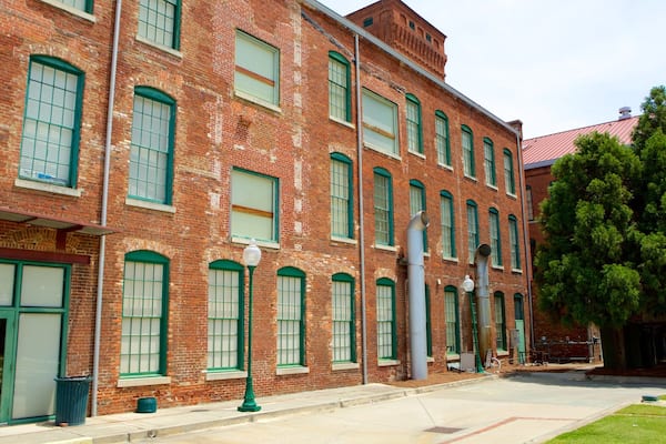 The Augusta Canal Interpretive Center at Enterprise Mill mit einem historische Architektur