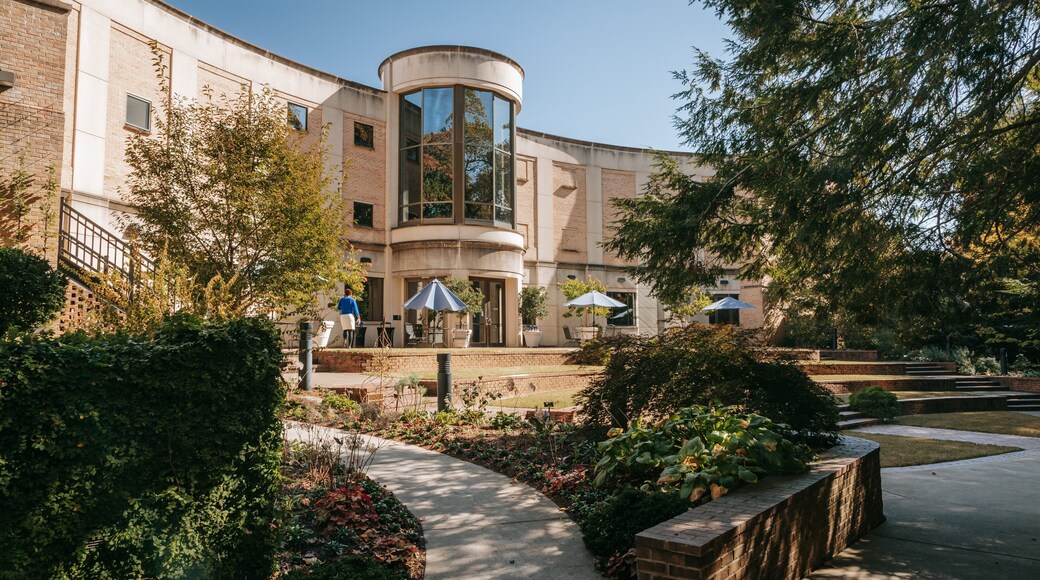 Atlanta History Center featuring a garden