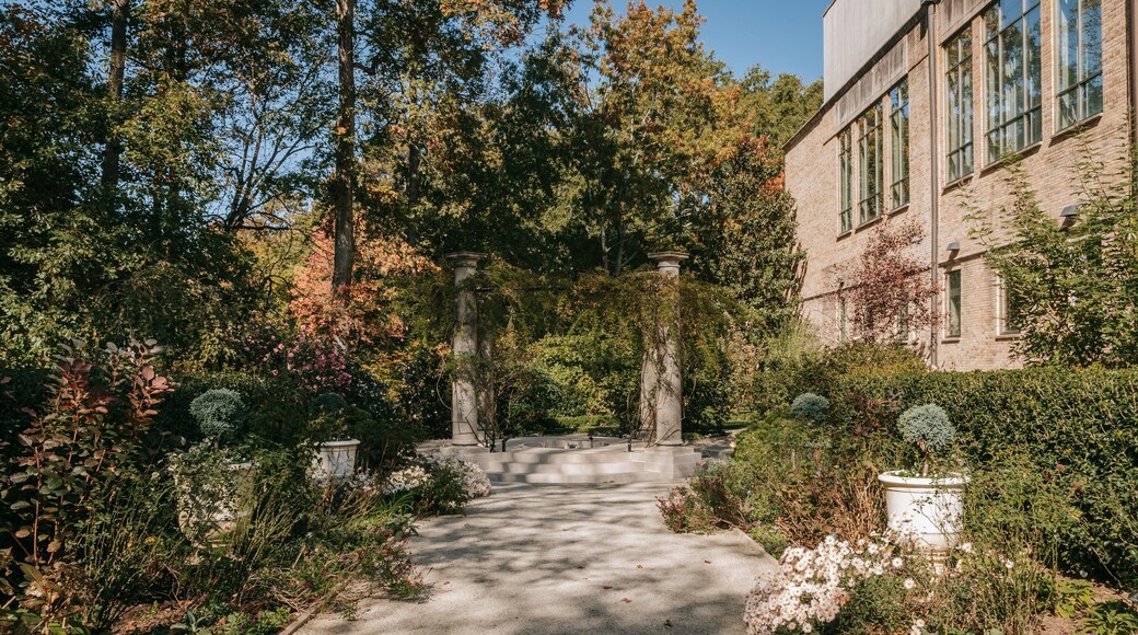 Atlanta History Center showing a park