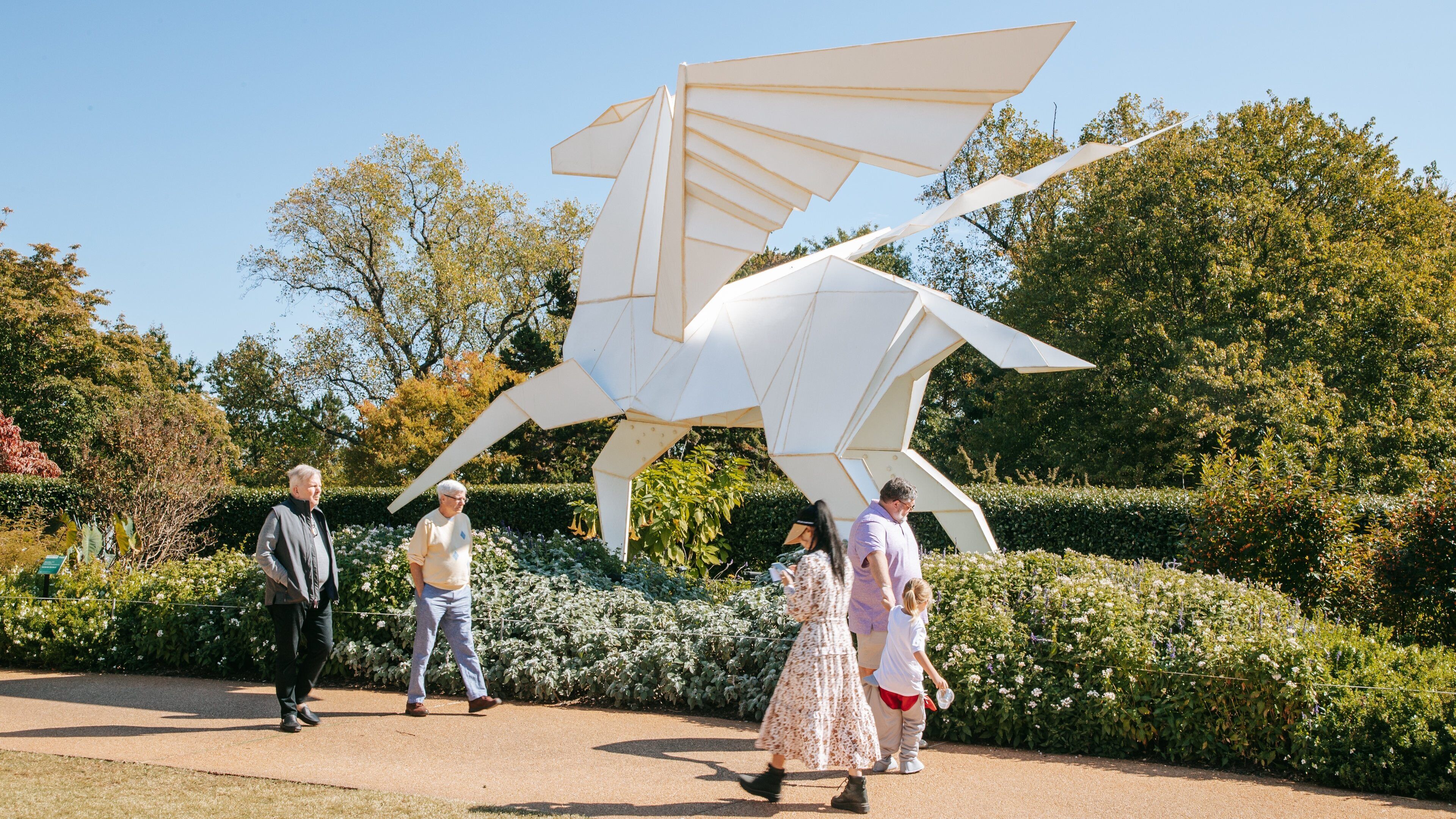 Atlanta Botanical Garden featuring outdoor art and a park