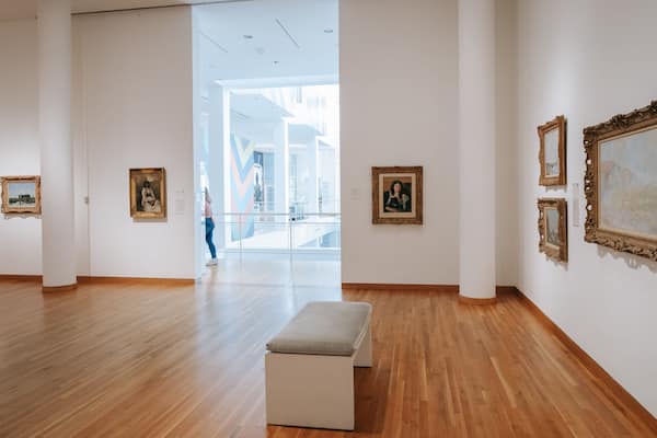 High Museum of Art featuring interior views and art