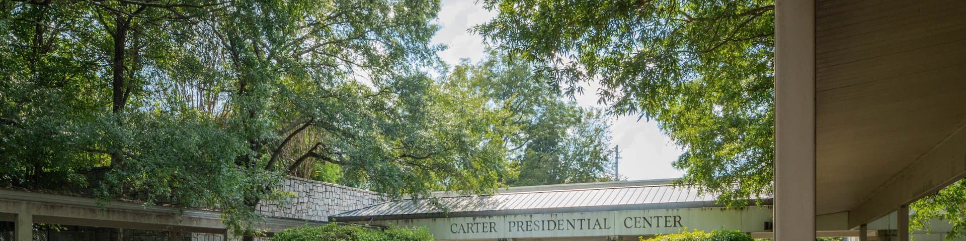 Jimmy Carter Library and Museum showing a park and a fountain