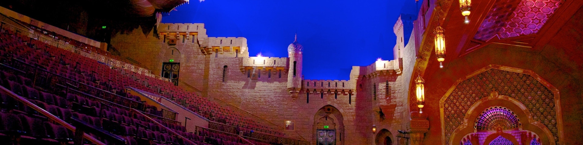 Fox Theatre caracterizando cenas de teatro e cenas noturnas